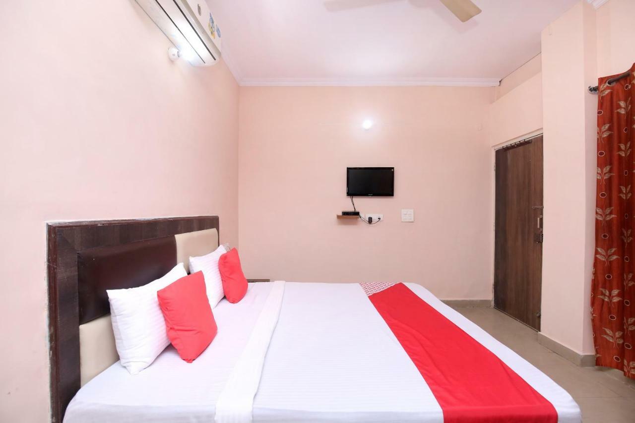 Oyo 24423 Hotel Royal Sohāna Eksteriør bilde